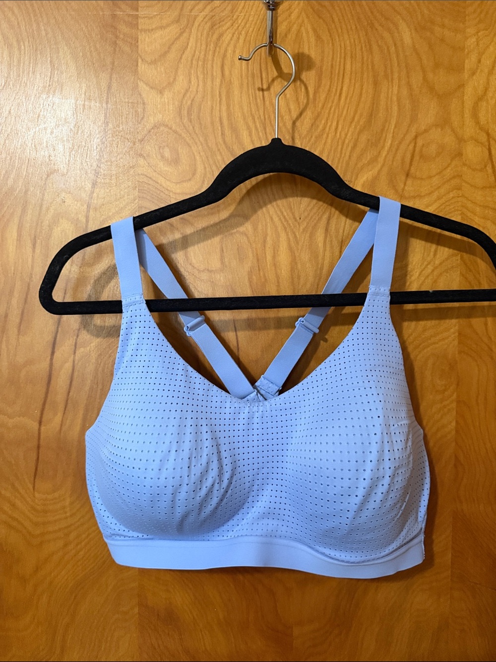 Victoria's Secret lavender  Light Blue Perforated  Sports Bra 38c nwt